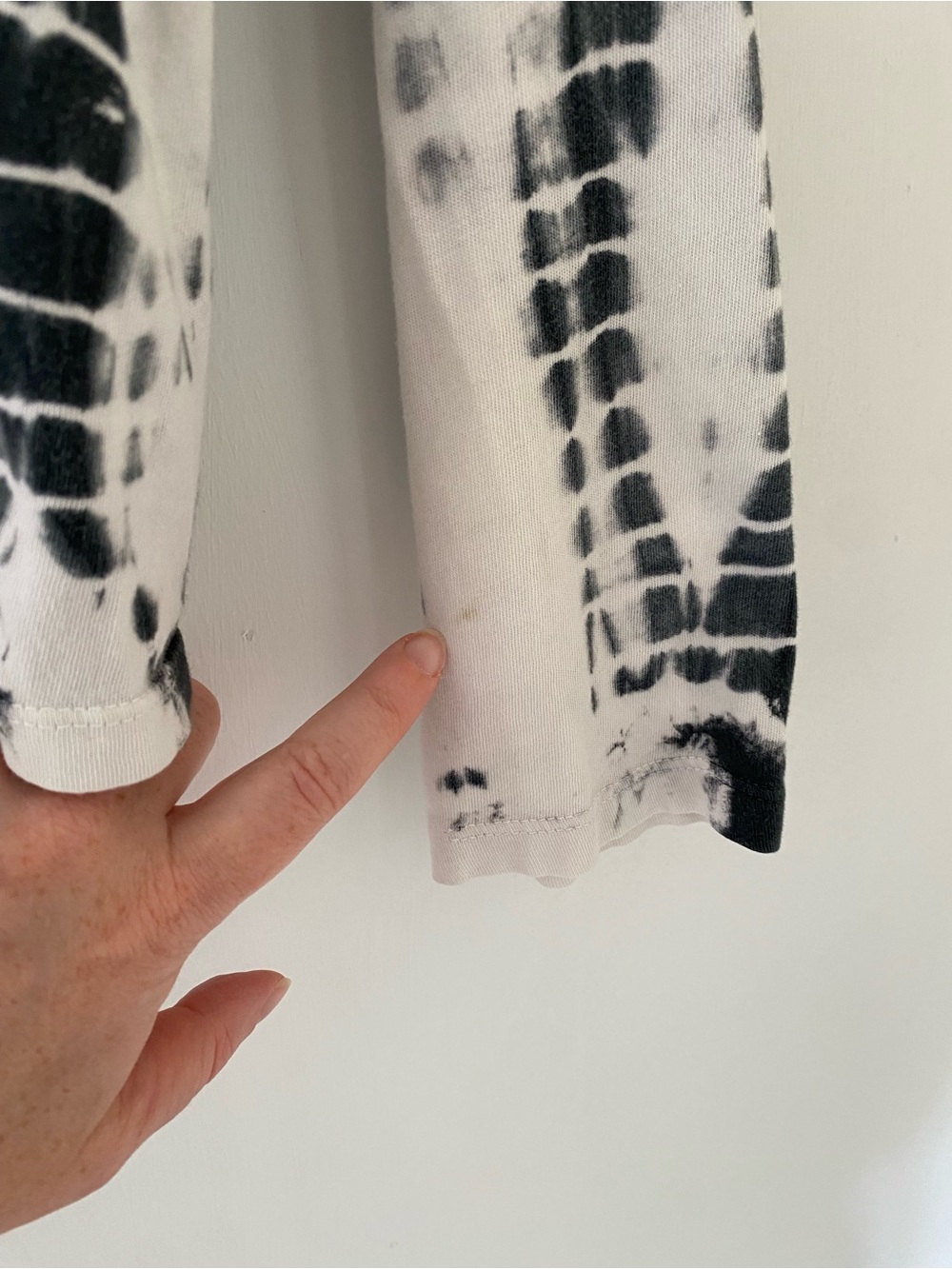 Reformation Black & White Tie-Dye Long Sleeve Crewneck Organic Cotton Small - Picture 9 of 9